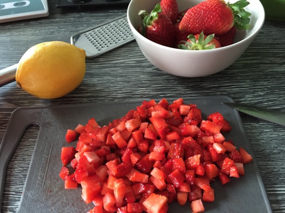 Erdbeeren mit Zitrone